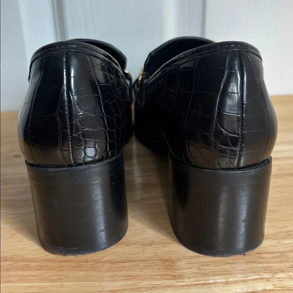 Urban Outfitters Black Croc Print Loafers with Heel and gold chain accent size 7 - Picture 7 of 11